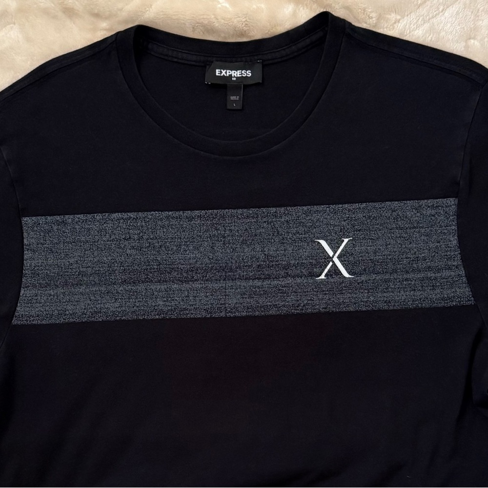 Express Men’s Black Crewneck T-Shirt Gray Stripe Logo Size L